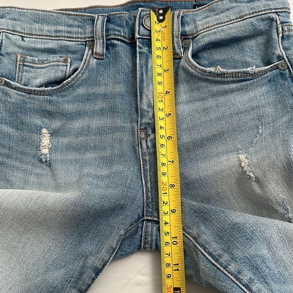Blank NYC light wash blue denim distressed jeans - Picture 5 of 9